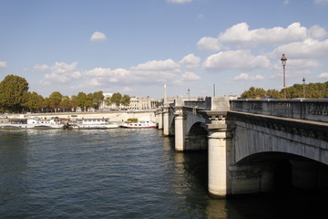 Pont de la Concorde sur la Seine &agrave; Paris