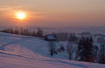 Zachód słońca w Gliczarowie zimą © Agnieszka Rodowicz