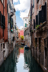 Fototapeta na wymiar typical Venice canal