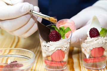Cooking mini canapes of meat and vegetable sauces