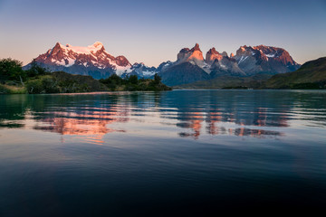 Sonnenaufgang über den Torres del Paine