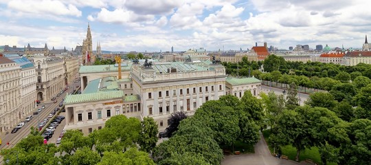 Wien von Oben, Parlament Panorama, altes Dach 