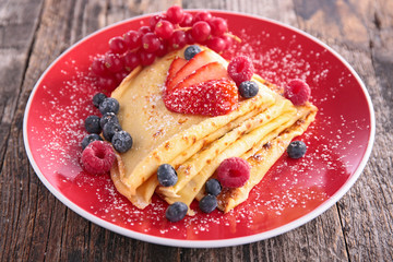 crepe with fruits