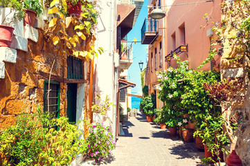 Piękna ulica w Chania, Kreta, Grecja - obrazy, fototapety, plakaty