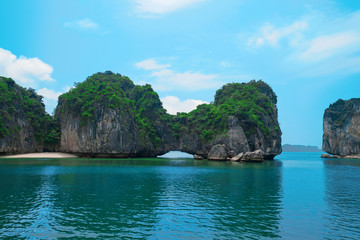 Plakat Scenic landscape, rock island, Halong Bay, Vietnam