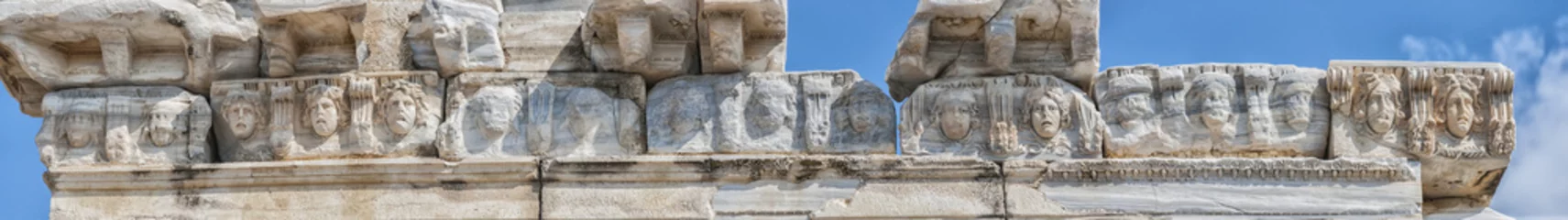 Tischdecke Side Temple of Apollo Facade Detail © Antony McAulay