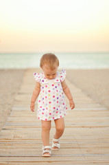 dziewczynka na plazy
