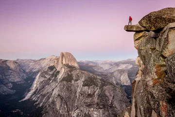 Gordijnen Man on overhanging rock at Glacier Point, Yosemite National Park, California, USA © JFL Photography