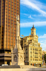 Fototapeta premium Monument to Christopher Columbus on Plaza de Colon in Madrid, Spain