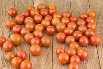 Fototapeta na wymiar Small tomatoes - Lycopersicon esculentum