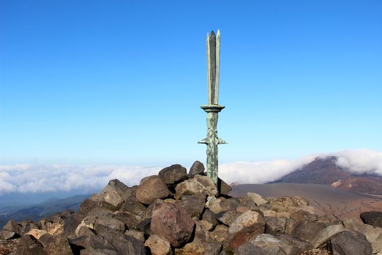 天の逆鉾」の写真素材 | 74件の無料イラスト画像 | Adobe Stock