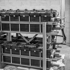 Station battery plant and seismic rack