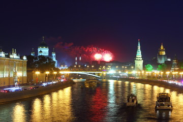 Fototapeta na wymiar fireworks over the Kremlin