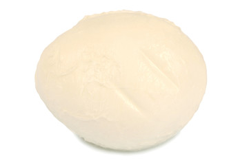 Mozzarella sur fond blanc