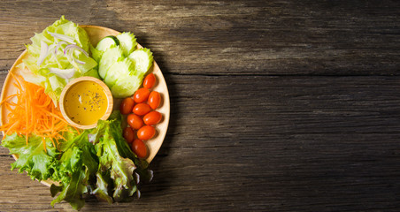 Salad with fresh vegetables