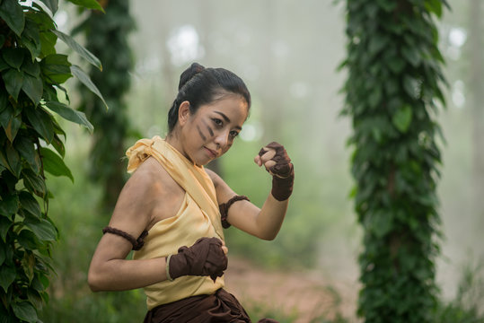 muay thai boran fighter one woman boxer boxing kickboxing Thai b