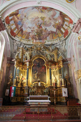 Fototapeta na wymiar Altar in Matthias church of Budapest