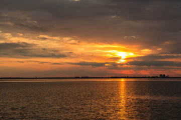 beabutiful sunset ower sea