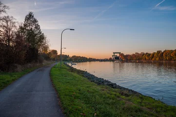 Selbstklebende Fototapete Kanal Schleuse am Wesel-Datteln-Kanal