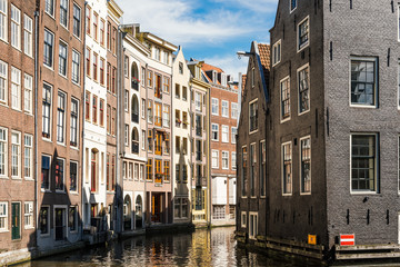 Fototapeta na wymiar Canal house in Amsterdam