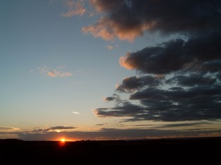Sonne Morgensonne Wolkenhimmel bedeckter Himmel Regenwolken