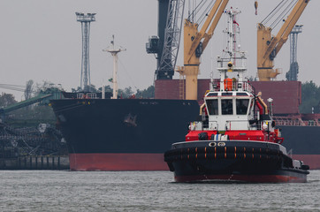 FIREBOAT IN THE HARBOR © Wojciech Wrzesień