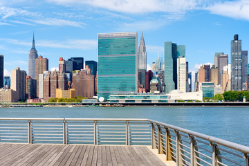 Fototapeta premium The midtown Manhattan skyline on a beautiful summer day in New York City