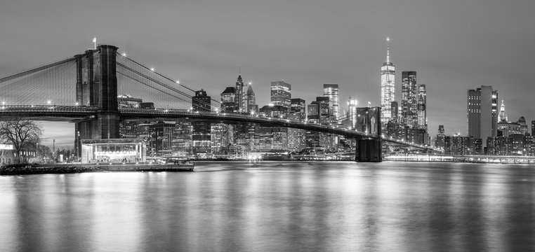 Panoramia of  Brooklyn Bridge and  Manhattan, New York City