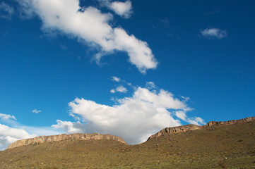 Argentina, 21/11/2010: il paesaggio montano della Patagonia nella campagna di El Calafate, la...