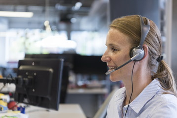 female support phone operator
