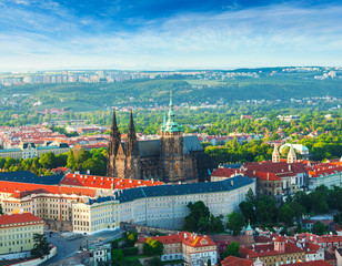 Obraz premium Panoramic view of St. Vitus Cathedral and Castle in Prague from Petrin tower, Czech Republic.