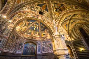 Obraz premium Interior of Siena Cathedral in Tuscany, Italy