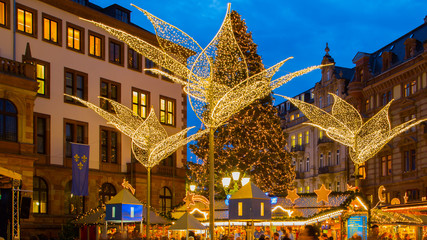 Obraz premium Weihnachtsmarkt in Wiesbaden (2016) 