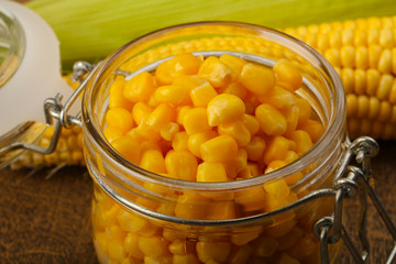 Sweet canned corn