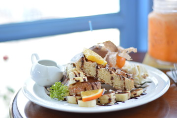 Crepes and ice cream