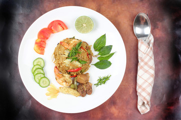 Fried jasmine rice in green curry with mixed meat.