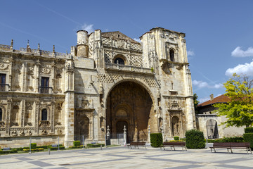 Fototapeta na wymiar San Marcos Monastery of the sixteenth century in San Marcos square. Leon