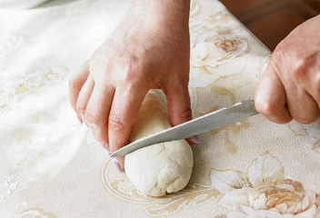 rolling dough for cakes, homemade cakes,