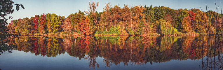 Autumn reflections on the lake - Lipnik (Teketo) park, Nikolovo