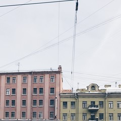 разноцветные крыши домов