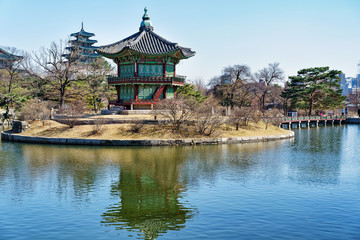 Fototapeta premium Hyangwonjeong Pavilion of Gyeongbokgung Palace in Seoul