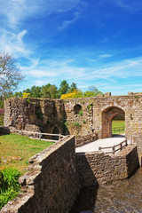 Obraz premium Leeds Castle in island on lake at Kent UK