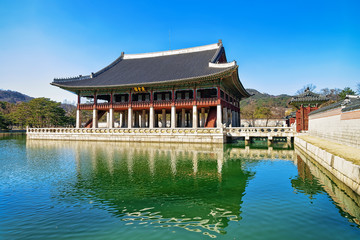 Fototapeta premium Royal Banquet Hall at Gyeongbokgung Palace in Seoul