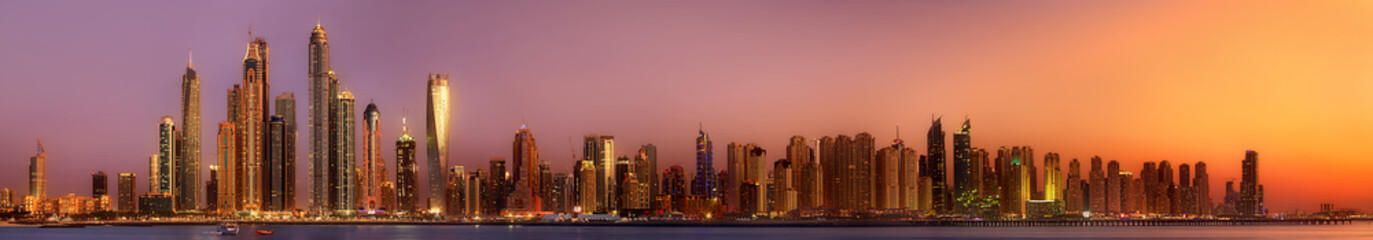 Fototapeta premium Dubai Marina bay, UAE