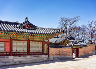 Naklejka premium Wooden pavilions and gate at Gyeongbokgung Palace in Seoul