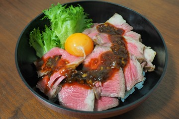ローストビーフ丼
