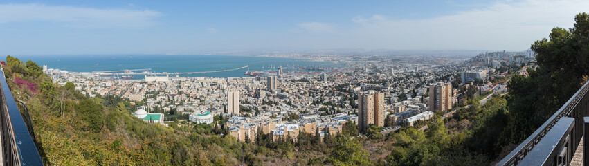 Fototapeta na wymiar Panorama of downtown Haifa and Haifa harbor and bay