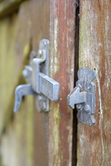 Hintergrund mit Metall und Holz