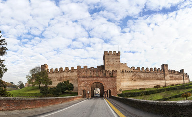 Fort of walled city Cittadella - obrazy, fototapety, plakaty