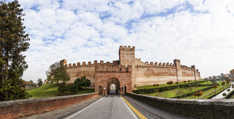 Fototapeta na wymiar Fort of walled city Cittadella